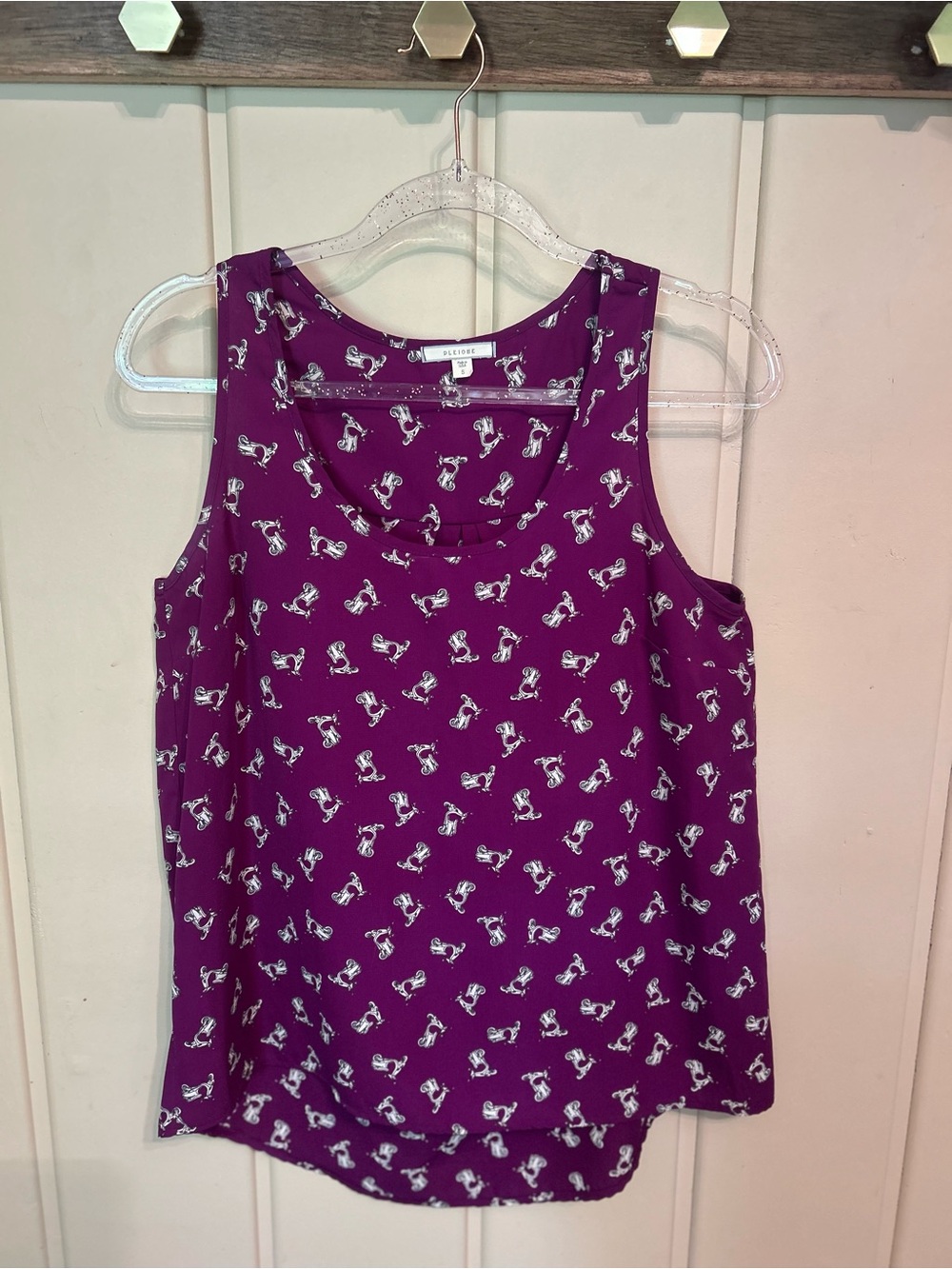 Pleione Maroon Scooter Printed Scoop Neck Tank